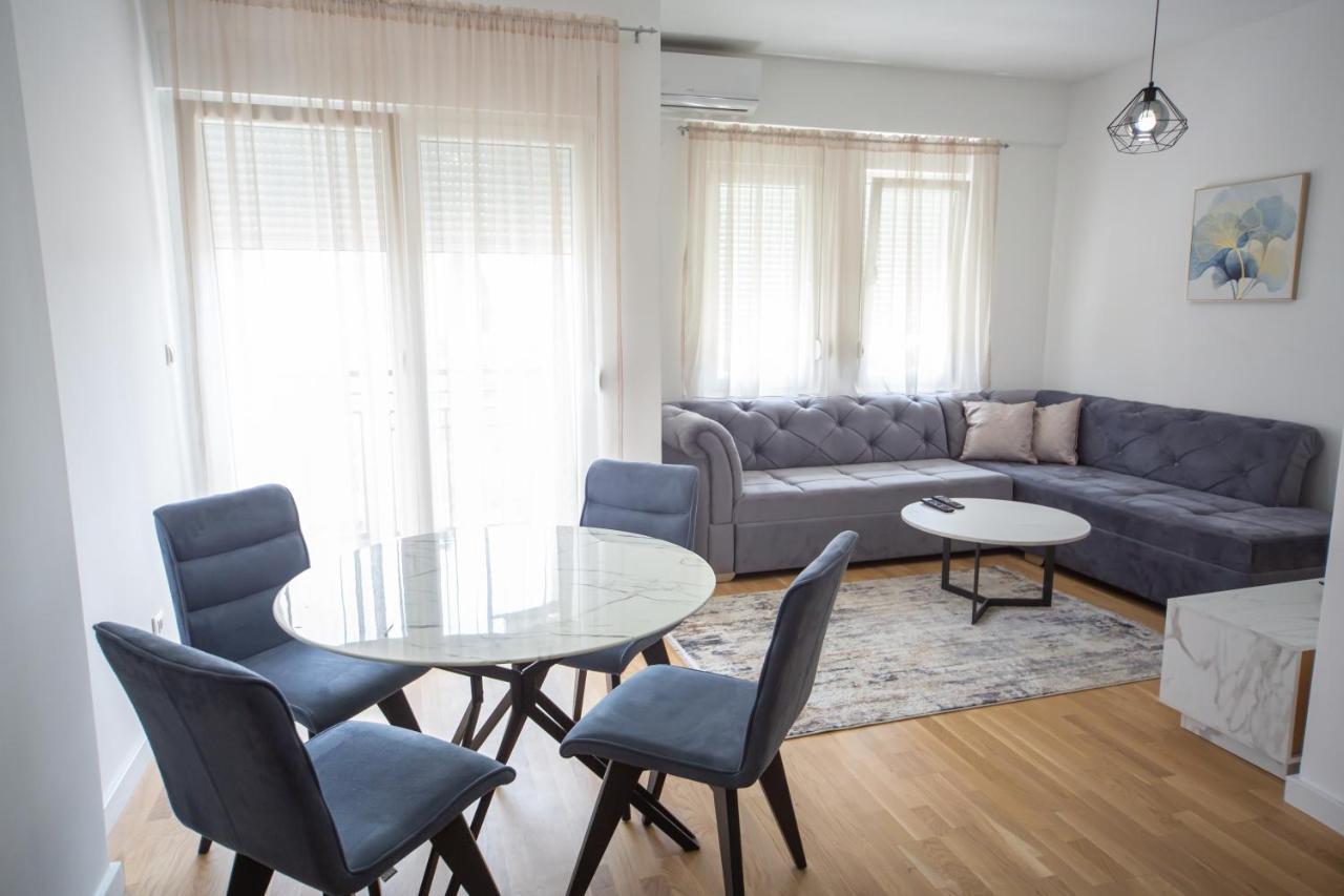 Apartment Blue Moon