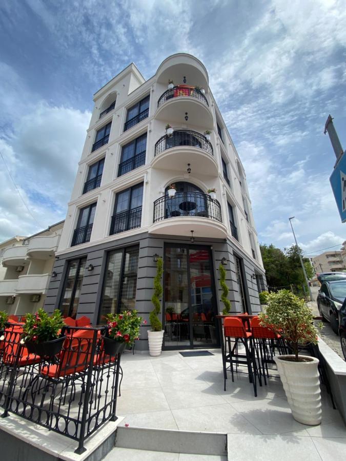 Baba's & Hotel 4*