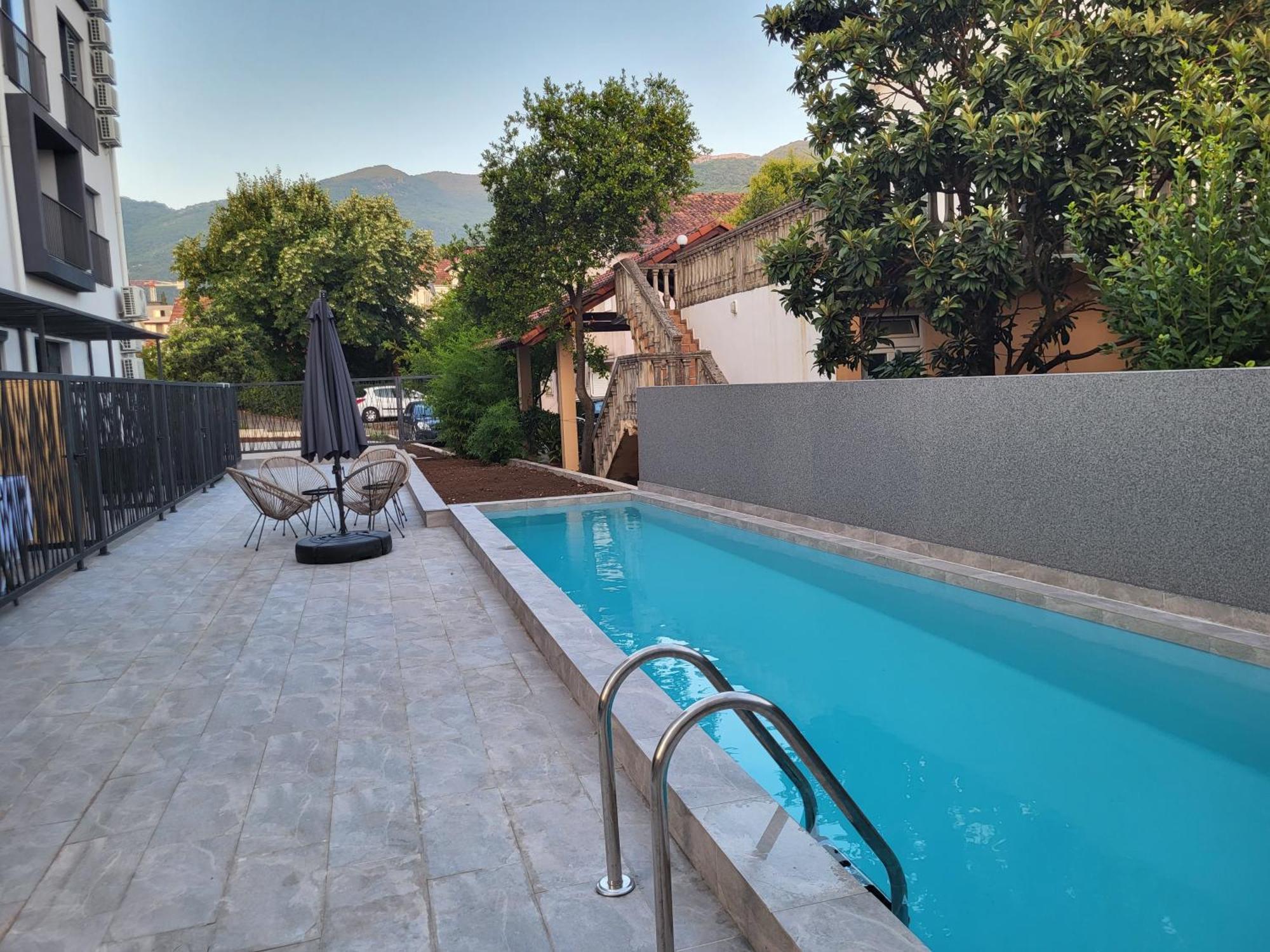 Mini 2 Dl - Studio With A Private Patio *