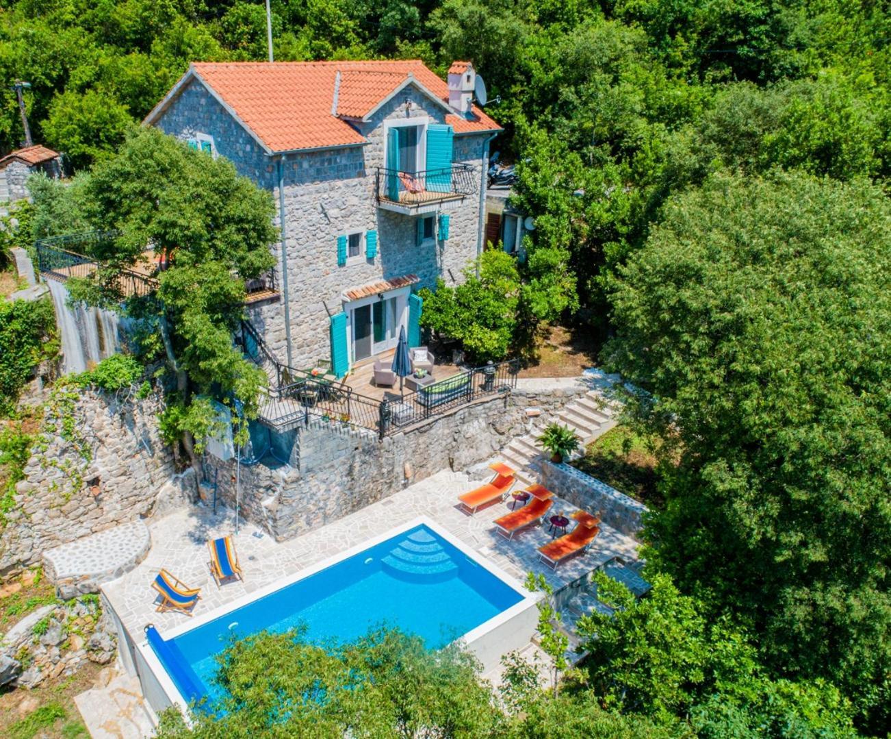 Toscana With A Pool Villa *