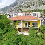 Viola Lux Apartments