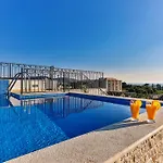 De Lux Apartments Luka