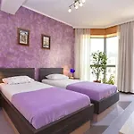 Lux Apartments M