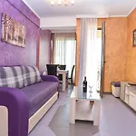 Lux Apartments M