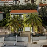 Palm Point Apartment