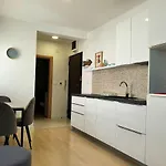 Aleksandar First Sea Line Apartment