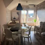 Gala Apartment