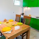 Green Home Apartments