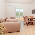 Apartments Ruzmarin