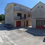Lastva Holliday Rooms