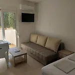 Ulcin Relax Apartments & Rooms