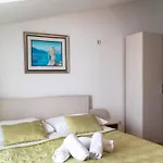 Apartments Stari Ribar