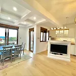 Lavender Family Apartment Budva