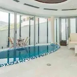 Lavander Bay - 2 Bedroom Apartment With Pool