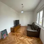 Lovely 1-Bedroom Apartment With 2-Patios And Parking