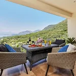 Przice Gardens Apartment With Heated Pool