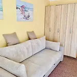 Sunny Parkside Apartment