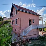 Дом Для Семейного Отдыха В Утехе, Черногория