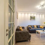 Boka View Luxury Suite - With Free Garage Parking