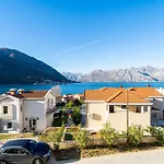 Boka View Luxury Suite - With Free Garage Parking