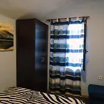 Vuk'S 5 Min From The Beach Two-Bedroom Apart