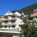 Vavic Apartments