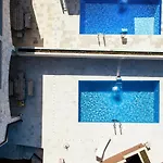 Sunny Villa Calia