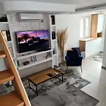 Sea Side Apartment