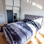 Follow The Sun - 4 Person Apartment