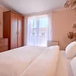 House By The Sea With Pool, Rijeka Rezhevichi
