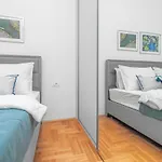 Central One-Bedroom Apartment