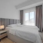 Horizon-One Bedroom Apartment With Sea View Romansa
