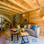 Sterling Lodge
