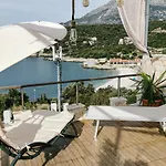 Lovely Apartment In Utjeha With Jacuzzi