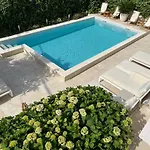 Apartments Pean