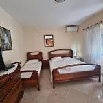 Apartment On The Shore Of The Bay Of Kotor With Free Wi-Fi