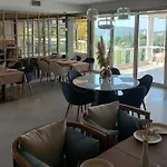 Comfort Studio With Sea View And Swimming Pool