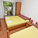 Apartments And Rooms Iva