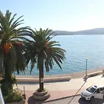 Chic Apartment In The City Center By The Sea