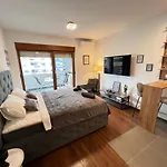 White Homes 16 - Master Quart