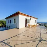 Villa Guesthouse Luna