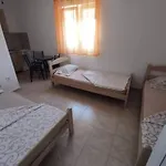 Mica Apartmani