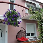Grand Park Rooms