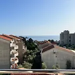 Просторная Квартира В Петровце С Видом На Море