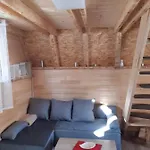 Tara Bungalov