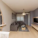 City Compass Apartment With Garage Space