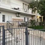 Napjacu With Own Parking And Garden