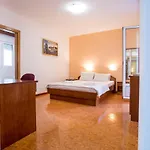 Garni Hotel Mb