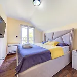 Twin Street Apartments