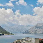 Apartment Boka With Sea View